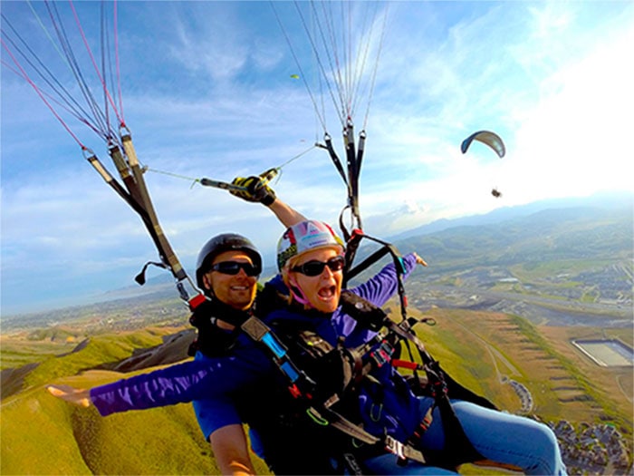 Hang gliding and paragliding